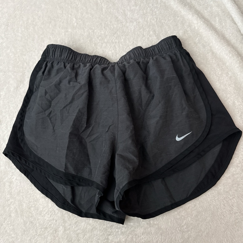 Nike Black Athletic Shorts Lightweight Performance Design